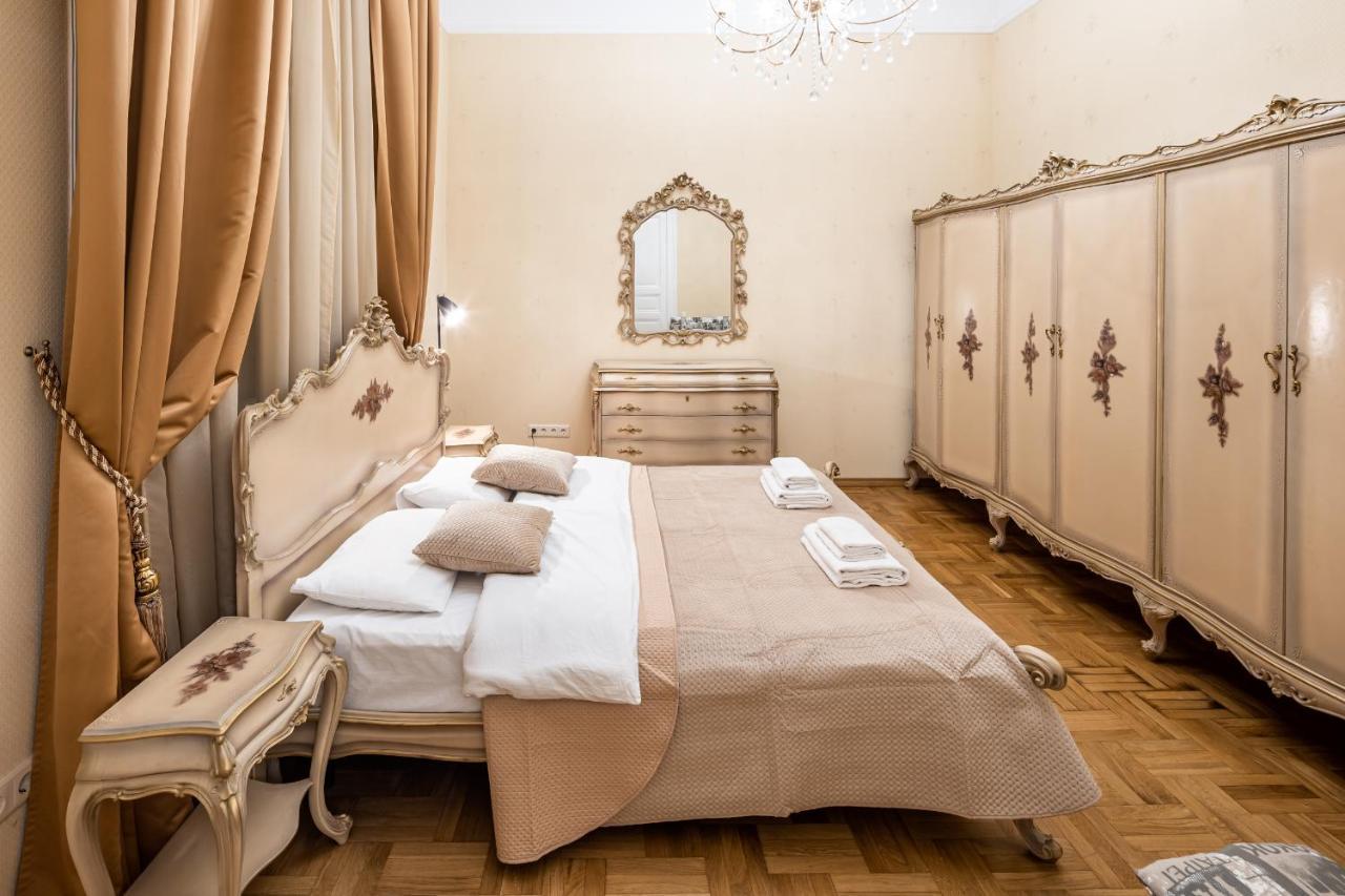 3 Bedrooms Royal Italian Style In An Austrian Building, Parking, Balcony ลวีฟ ภายนอก รูปภาพ