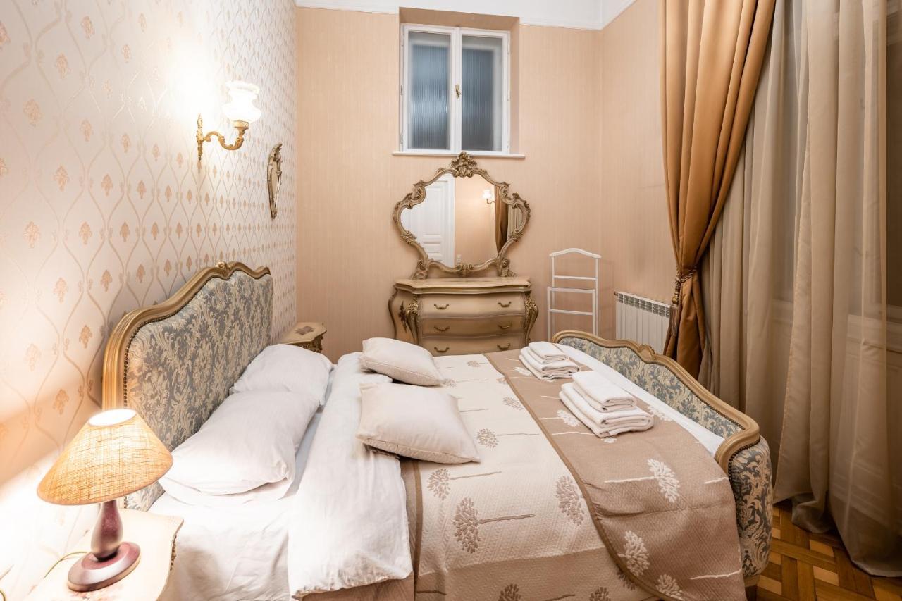 3 Bedrooms Royal Italian Style In An Austrian Building, Parking, Balcony ลวีฟ ภายนอก รูปภาพ