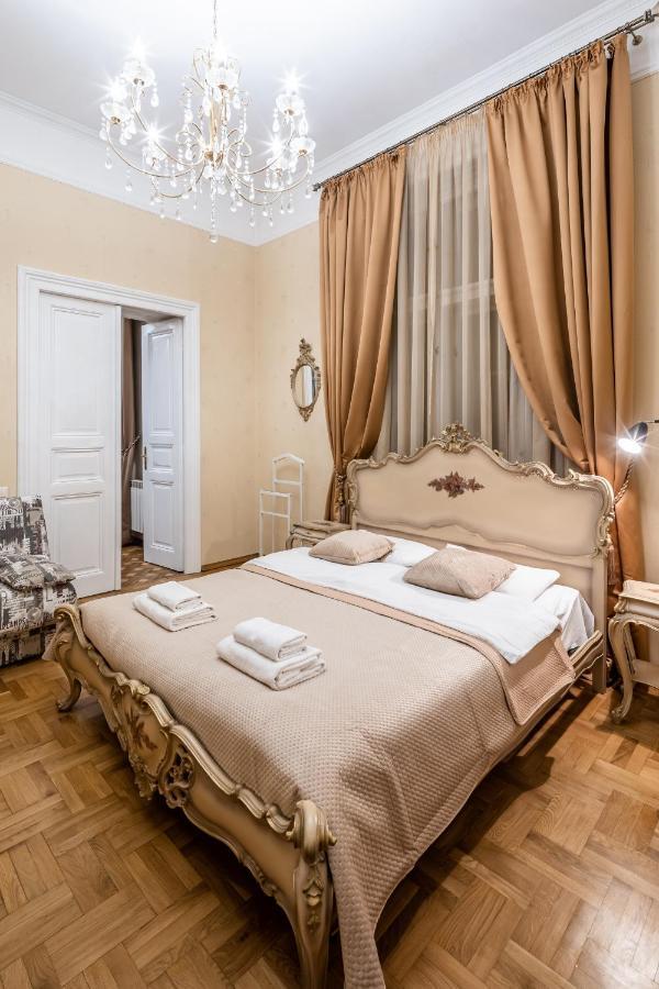 3 Bedrooms Royal Italian Style In An Austrian Building, Parking, Balcony ลวีฟ ภายนอก รูปภาพ