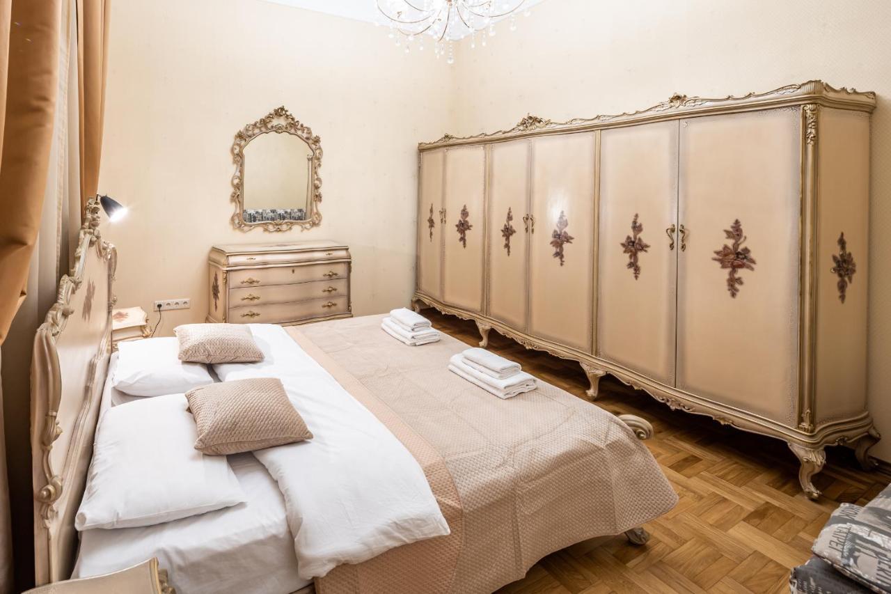3 Bedrooms Royal Italian Style In An Austrian Building, Parking, Balcony ลวีฟ ภายนอก รูปภาพ