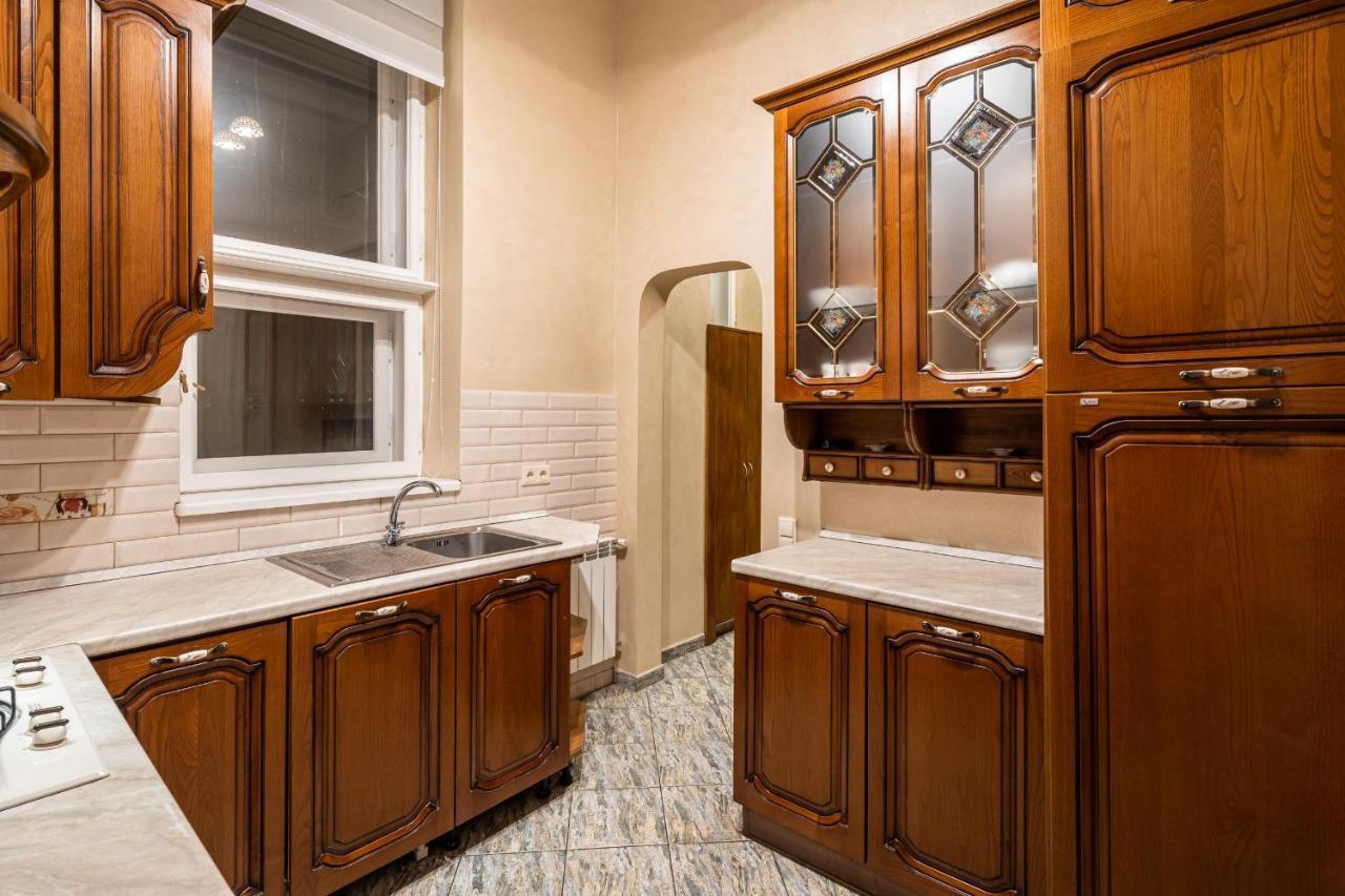 3 Bedrooms Royal Italian Style In An Austrian Building, Parking, Balcony ลวีฟ ภายนอก รูปภาพ