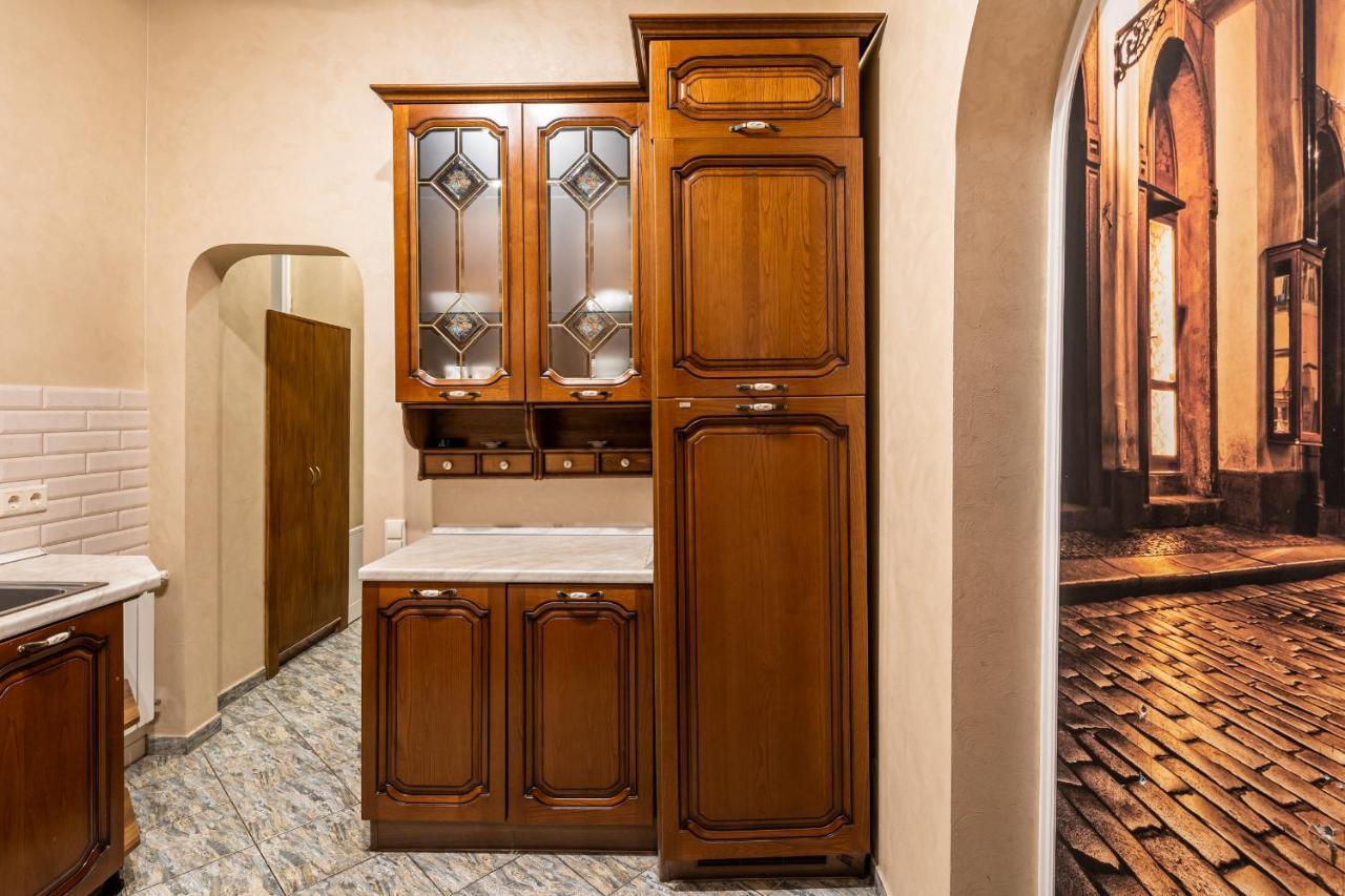 3 Bedrooms Royal Italian Style In An Austrian Building, Parking, Balcony ลวีฟ ภายนอก รูปภาพ